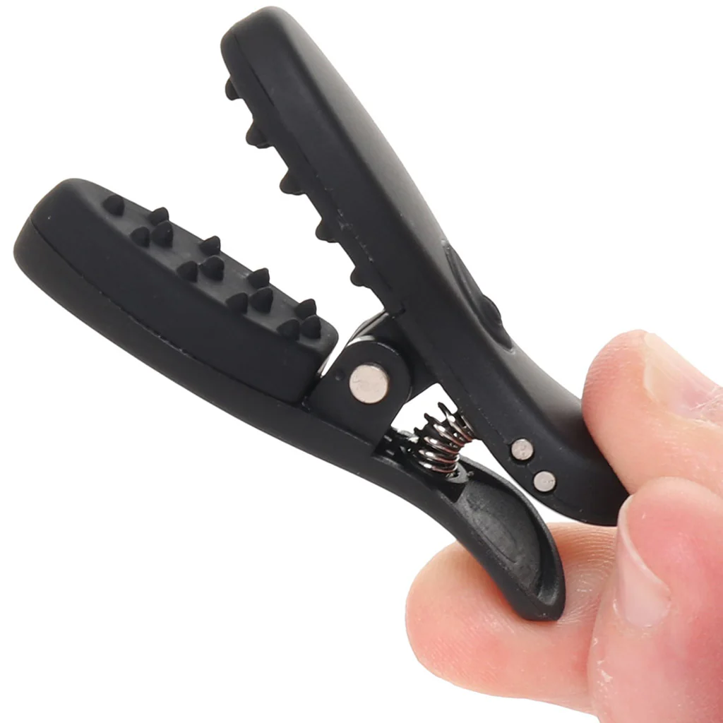 1150-master-series-dark-grip-vibrating-nipple-clamps-1.webp