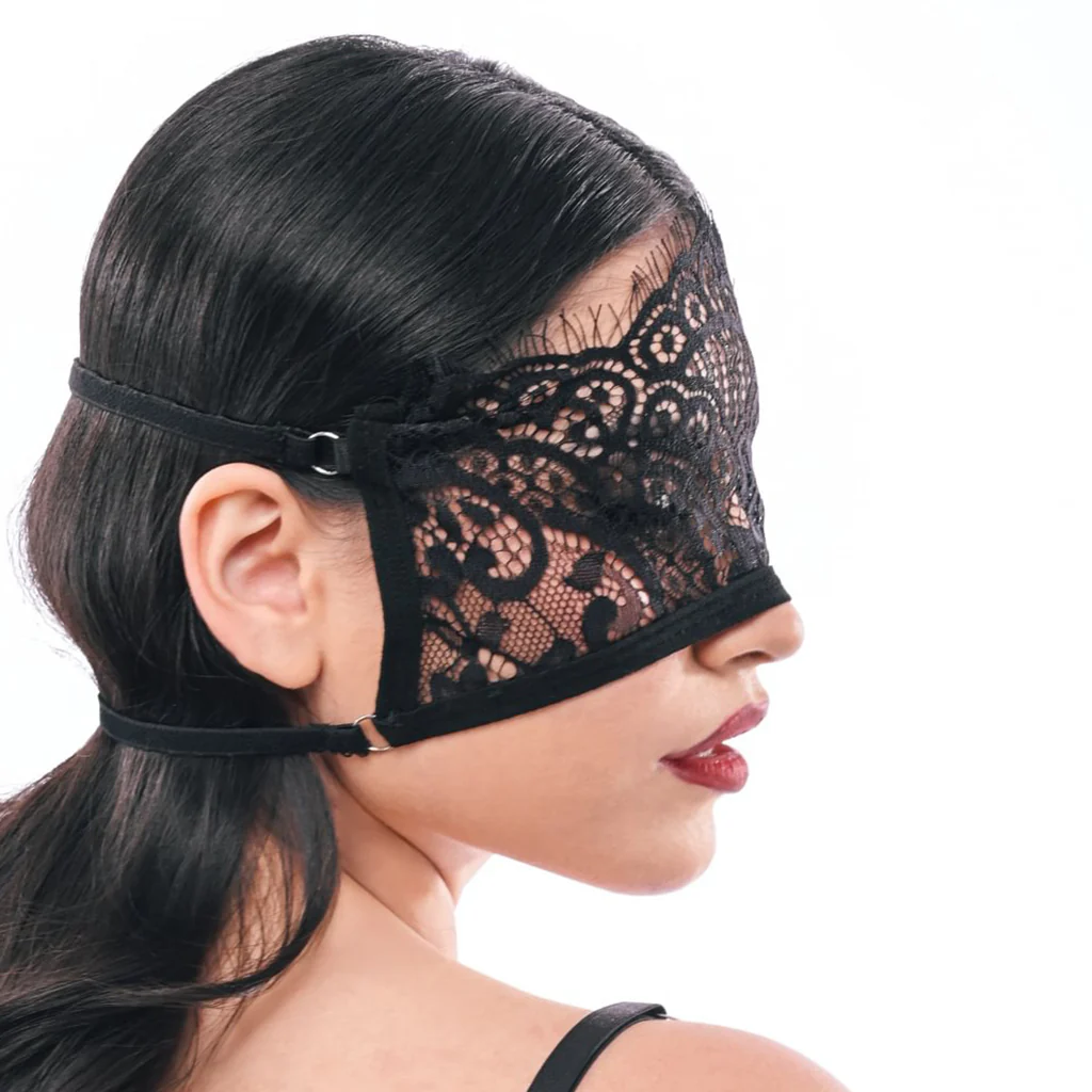 1187-s-m-veiled-vision-lace-blindfold-1.webp
