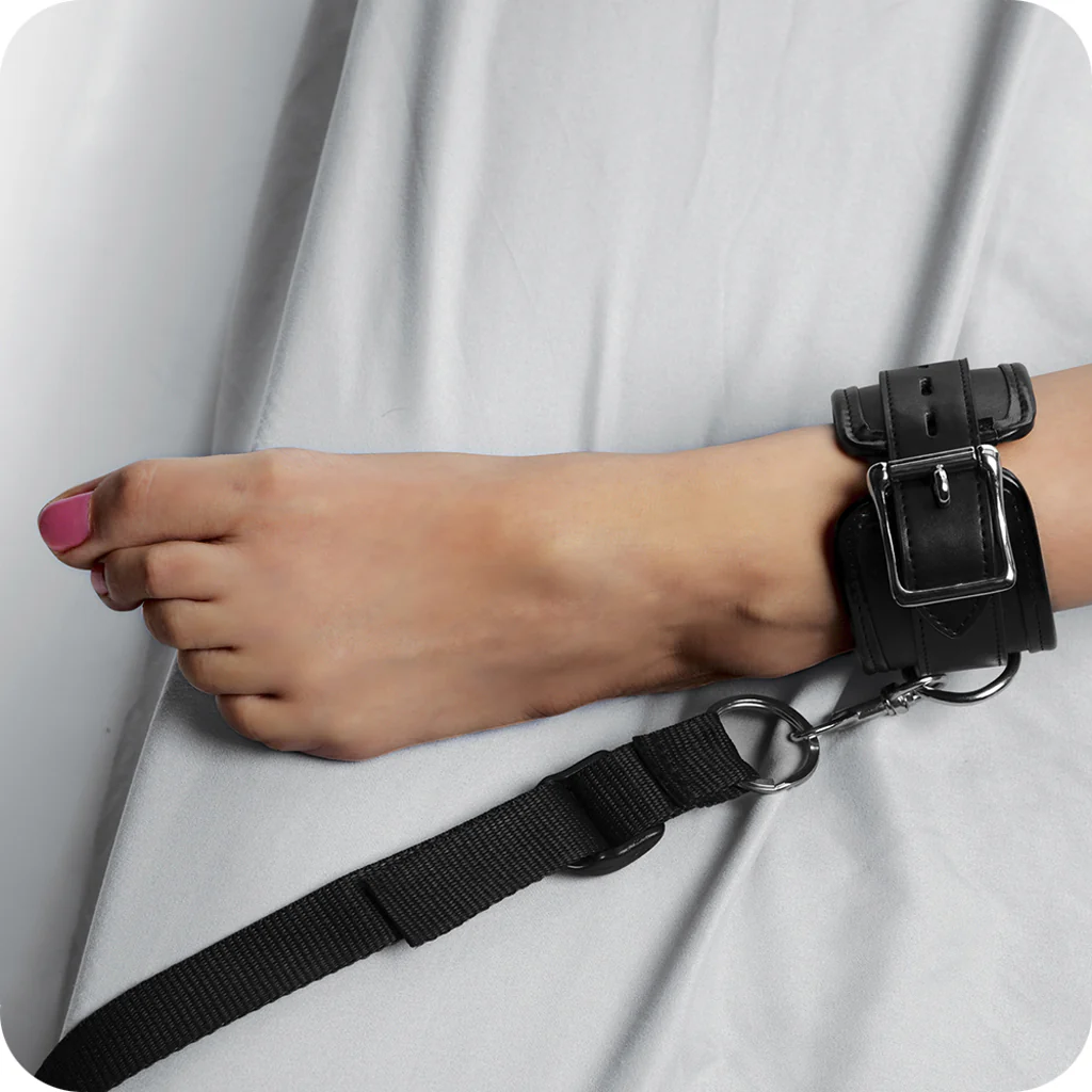 1289-strict-bed-restraint-kit-1.webp