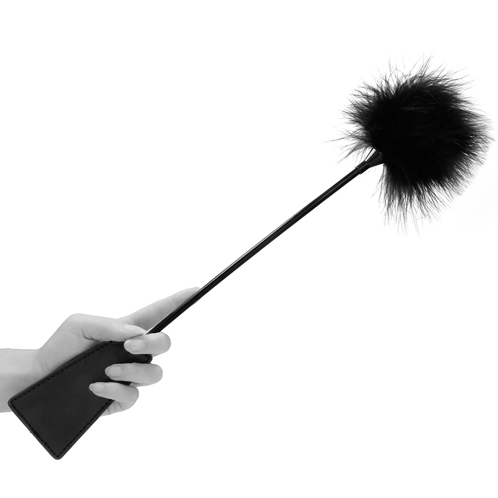 1437-black-white-crop-with-feather-tickler-1.webp