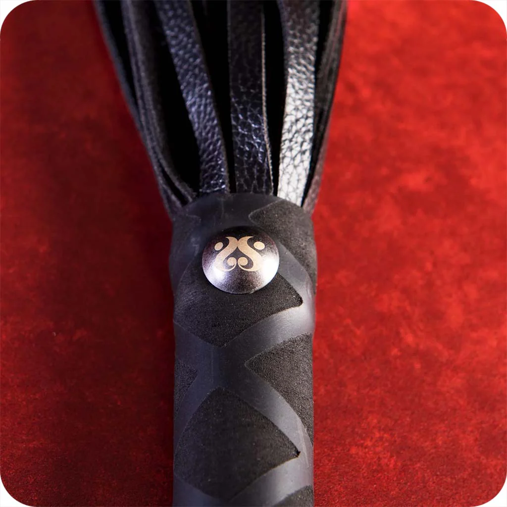 1463-sei-mio-primed-for-punishment-faux-leather-flogger-1.webp