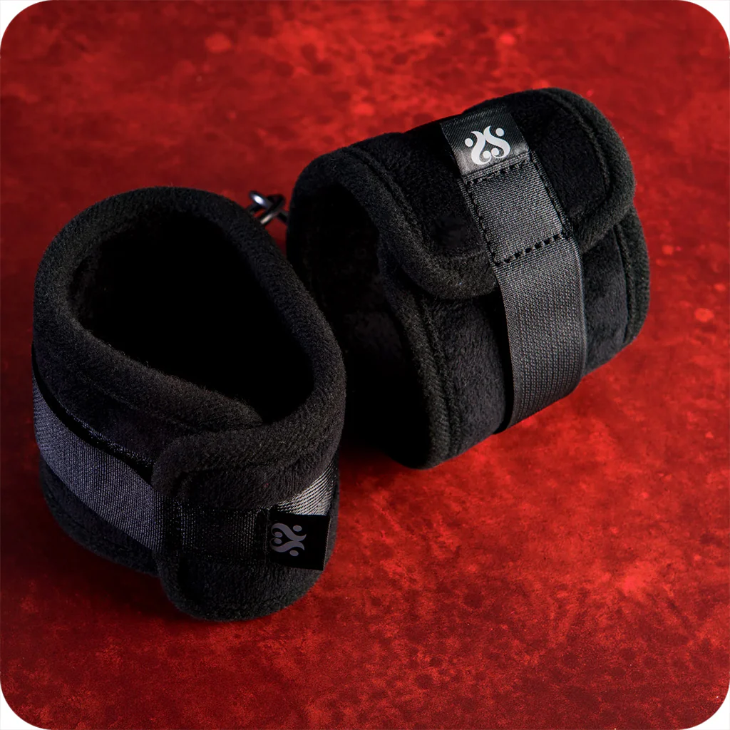 1490-sei-mio-sensually-secured-wrist-restraints-1.webp