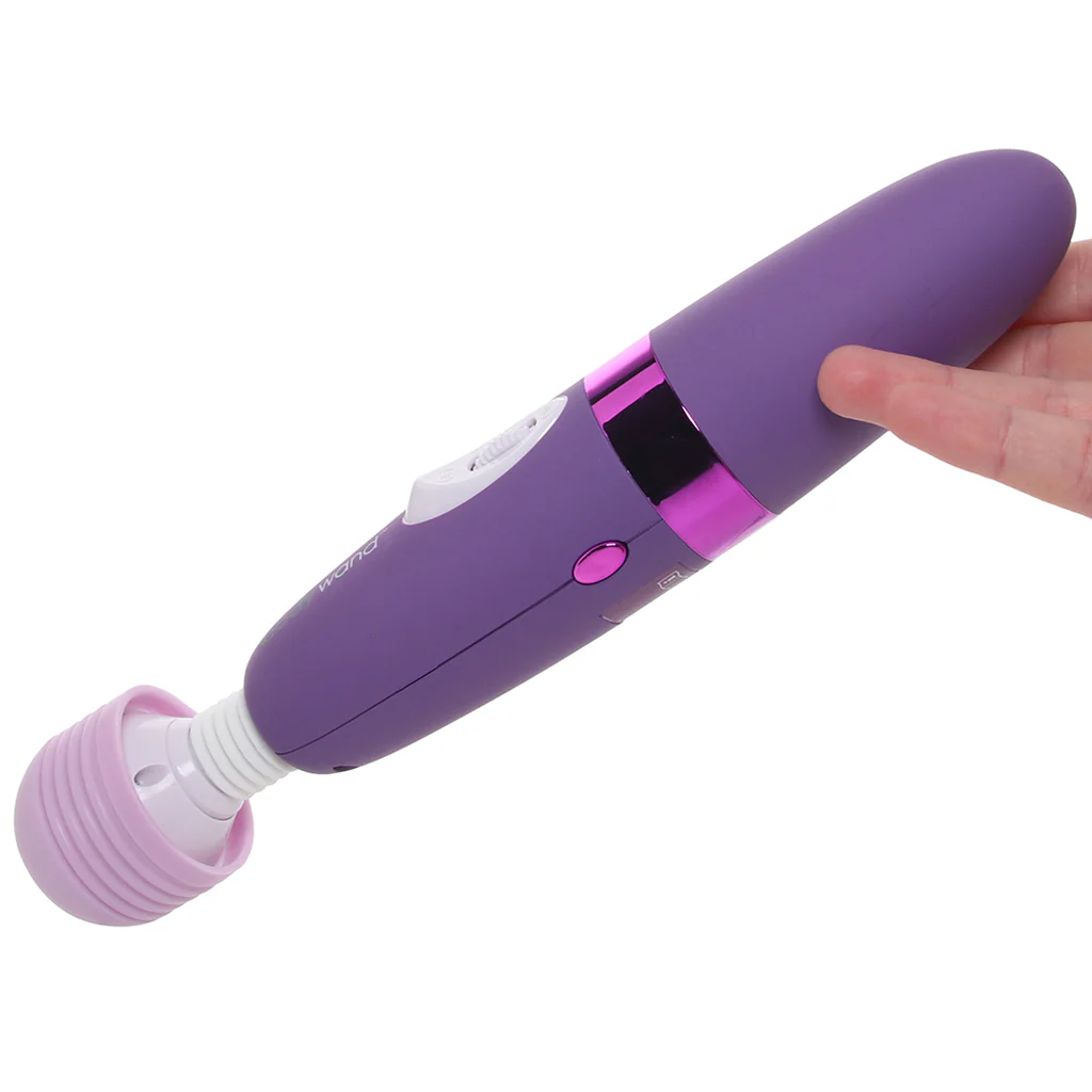 2000-bodywand-rechargeable-massager-in-lavender-1.webp