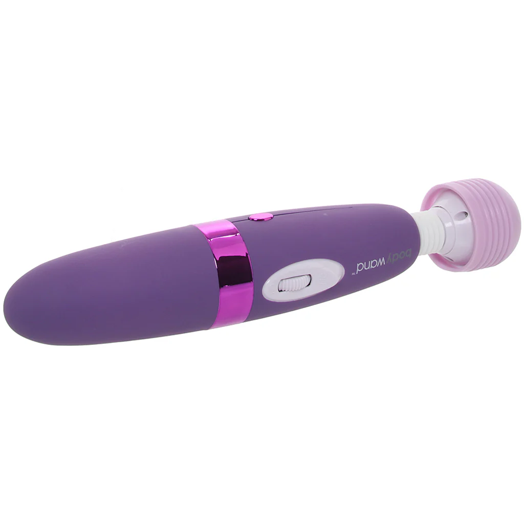 2000-bodywand-rechargeable-massager-in-lavender-1.webp