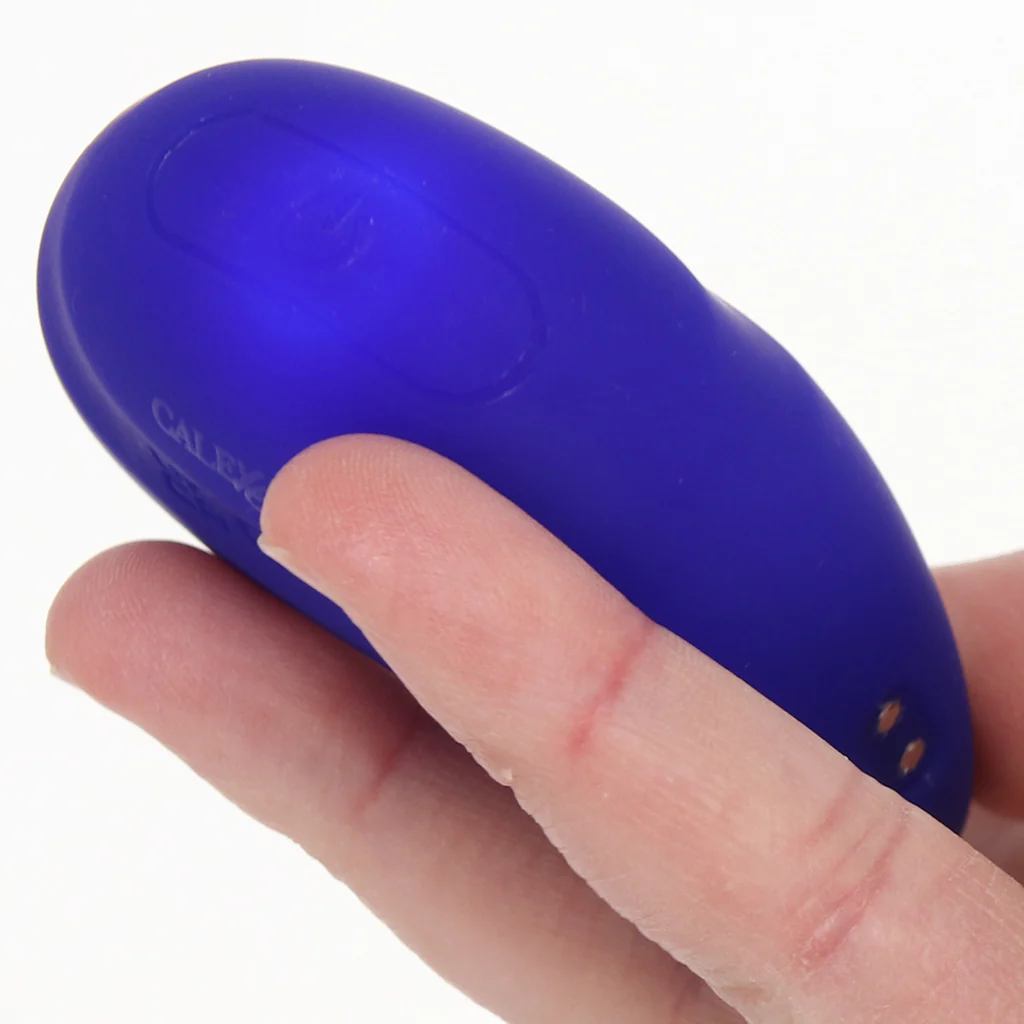 2278-closer-embrace-vibrating-cock-ring-1.webp