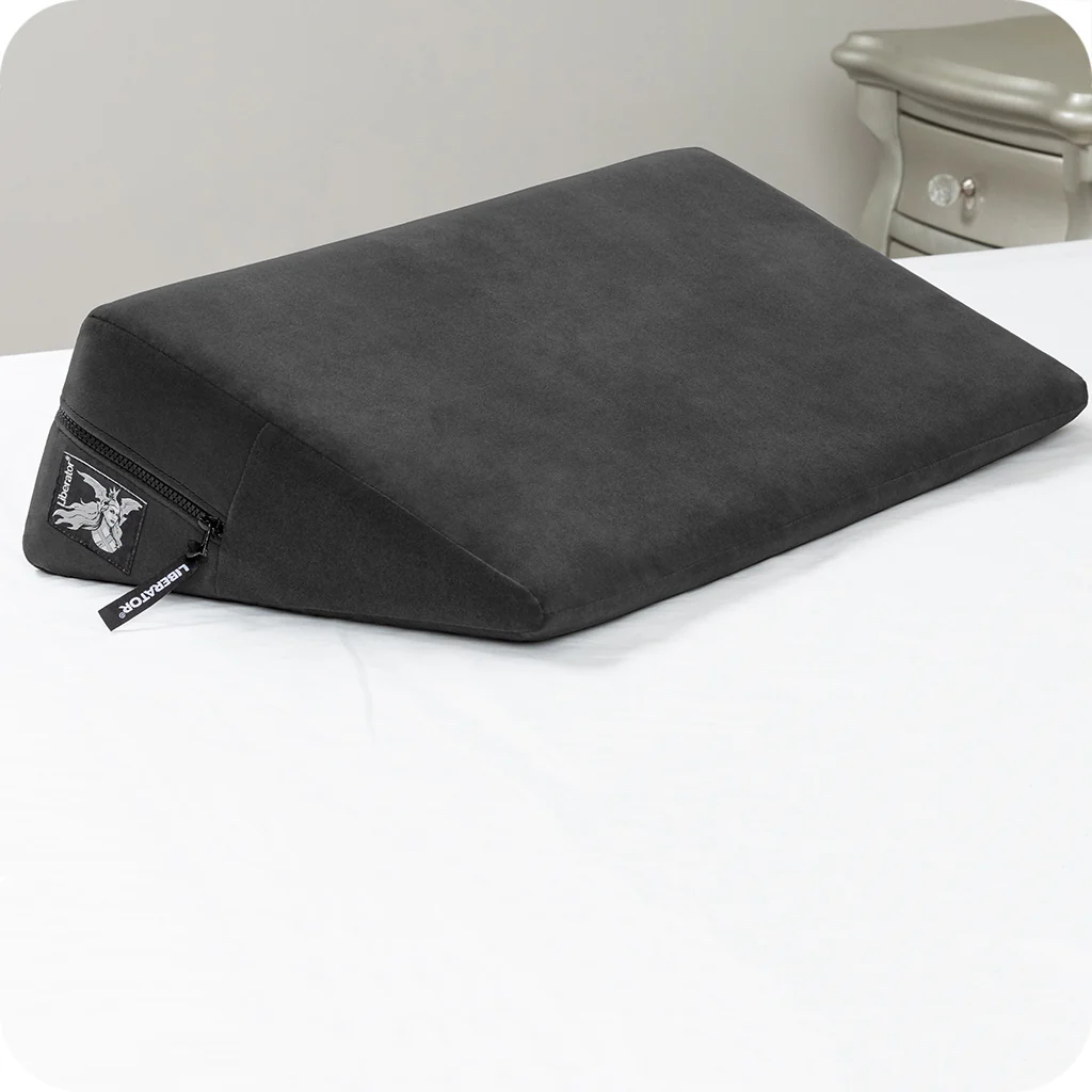 3741-wedge-sex-pillow-in-velvet-black-1.webp