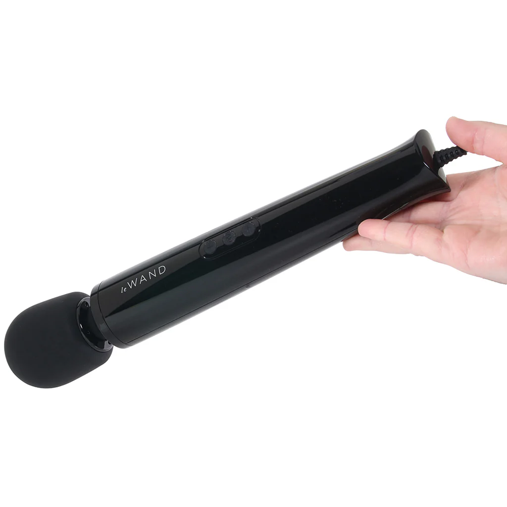 4081-le-wand-plug-in-massager-in-black-1.webp