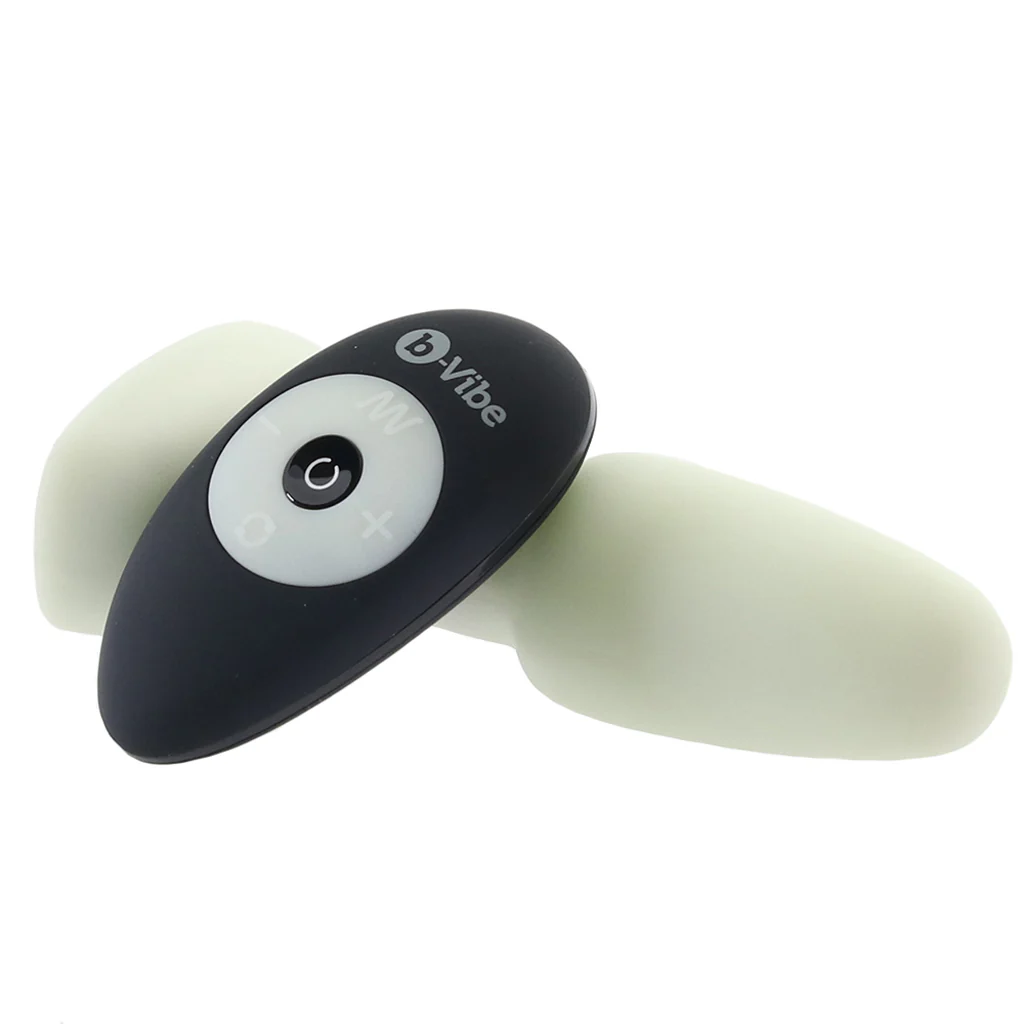 561-asstronaut-glow-in-the-dark-butt-play-set-1.webp