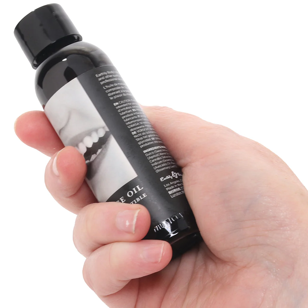 925-edible-massage-oil-2oz-60ml-in-succulent-strawberry-1.webp